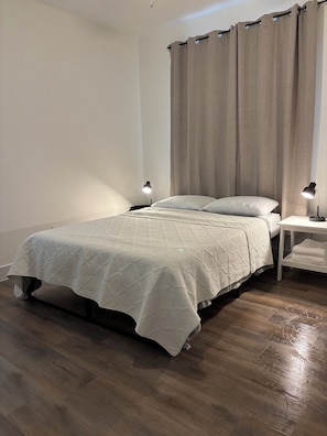 2 chambres, fer et planche à repasser, Wi-Fi gratuit, draps fournis