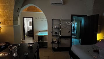 1 bedroom, desk, free WiFi, bed sheets