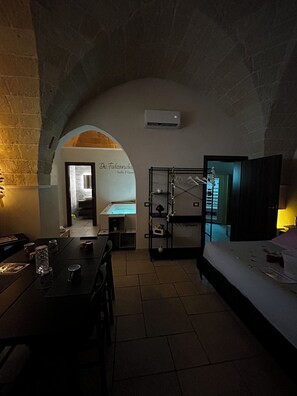 1 bedroom, desk, free WiFi, bed sheets