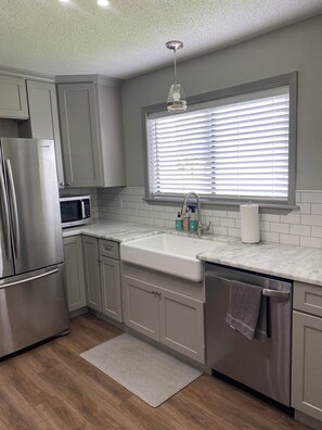 Private kitchen - Cul-de-Sac Dream (College Station)