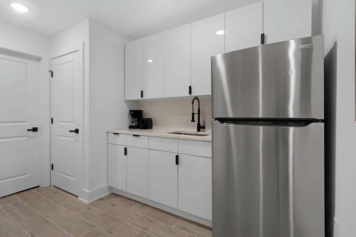 Refrigerador, microondas, horno, placa de cocina