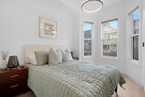 4 bedrooms, desk, iron/ironing board, travel cot