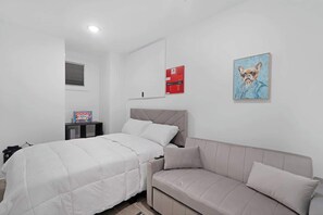 4 soverom, skrivebord, strykejern/-brett og wi-fi (inkludert)