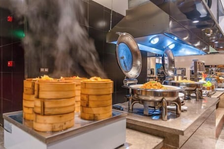 Restaurant. Xinchunlan International Hotel