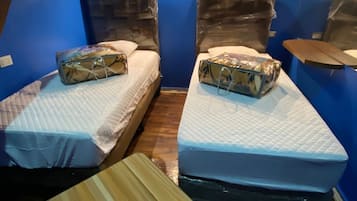 Design Quadruple Room | 1 bedroom, hypo-allergenic bedding, individually decorated, desk