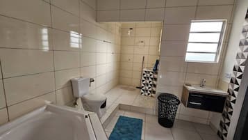 Bruser, boblebadekar, hårtørrer, håndklæder