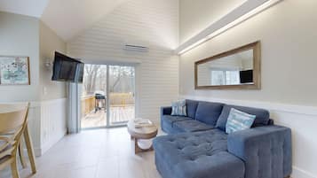 Télévision, cheminée