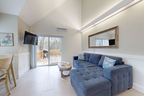 Charming Sapphire, NC Condo: Cozy, Dog-Friendly, Pool, Golf Course, & More