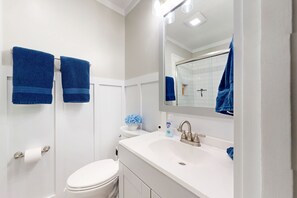 Towels - Charming Sapphire, NC Condo: Cozy, Dog-Friendly, Pool, Golf Course, & More (Sapphire)