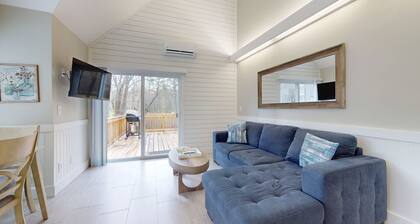 Charming Sapphire, NC Condo: Cozy, Dog-Friendly, Pool, Golf Course, & More