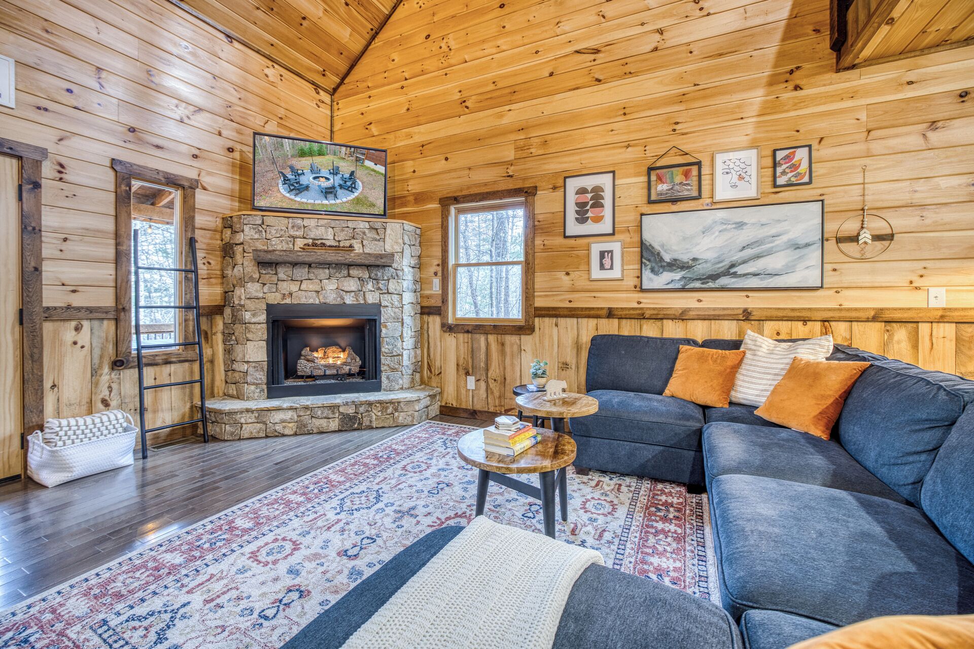 Smart TV, fireplace, video games, table tennis