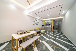 Lobby lounge - Yangshuo West Street Jiahe Holiday Hotel (Longtoushan Wharf Branch) (Yangshuo)