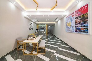 Lobby lounge - Yangshuo West Street Jiahe Holiday Hotel (Longtoushan Wharf Branch) (Yangshuo)