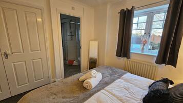 3 bedrooms, free WiFi, bed sheets