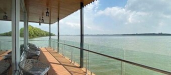 Mingzhu Lake Resort