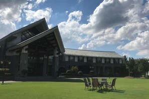 Unclassified image, 2 of 108, button - Mingzhu Lake Resort (Shanghai)