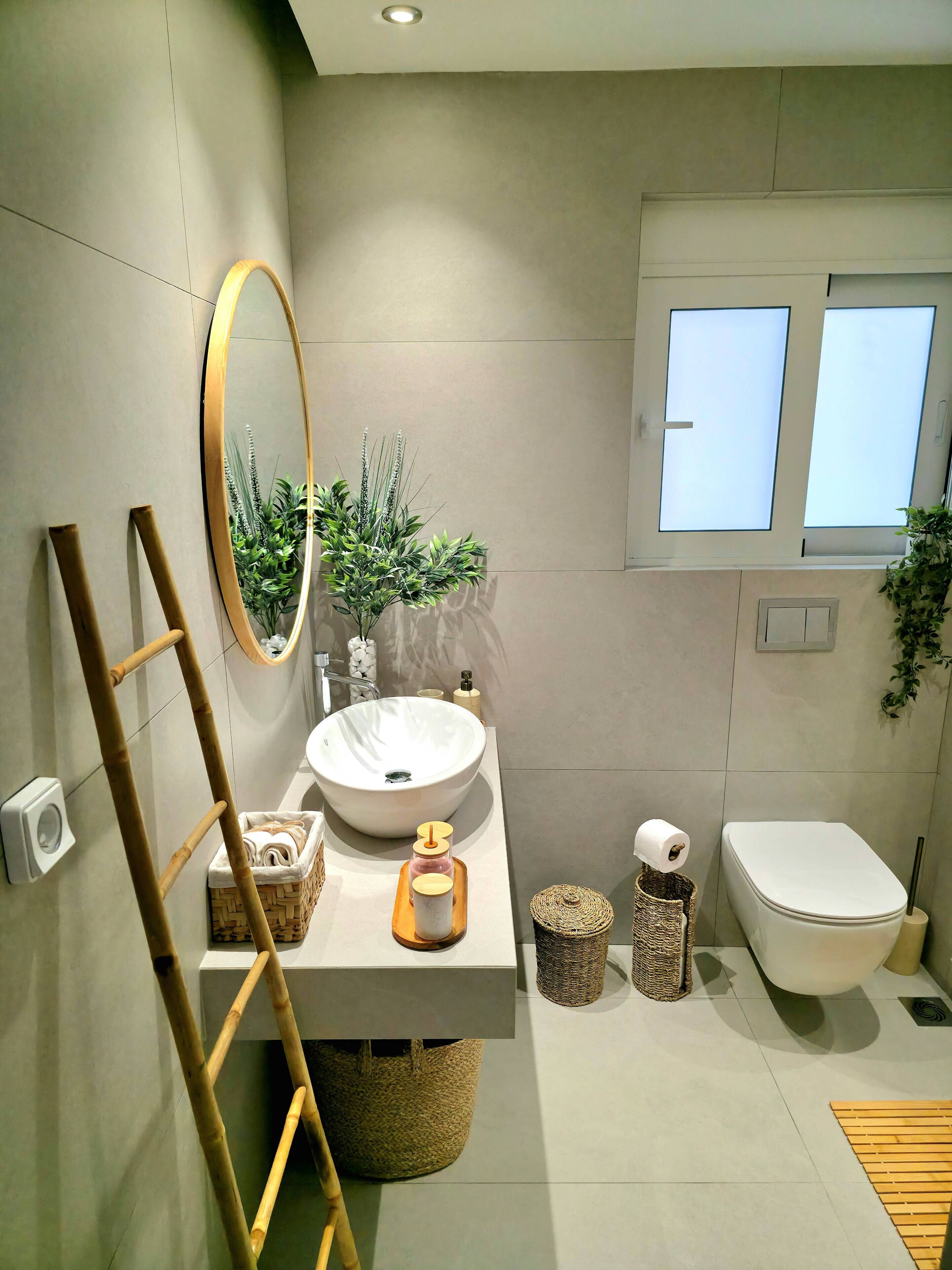 Shower, eco-friendly toiletries, hair dryer, towels