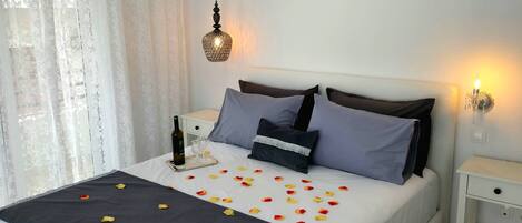 2 bedrooms, desk, iron/ironing board, free WiFi