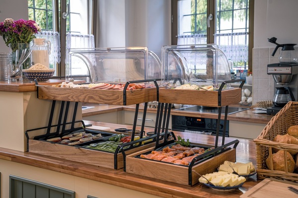 Daily buffet breakfast for a fee