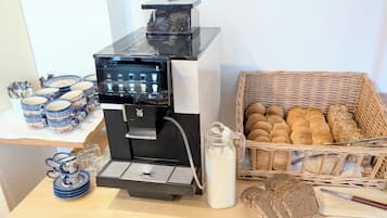 Desayuno buffet (EUR 14 por persona)
