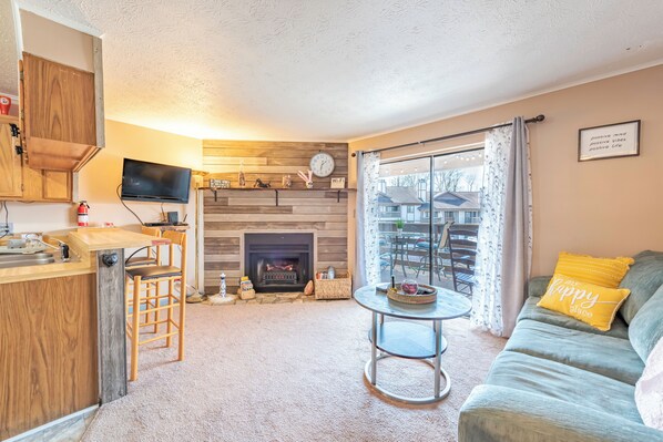 Smart-TV, Kamin, Bücher