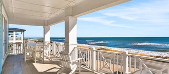 Brand new oceanfront home with private hot tub,outdoor shower and grill