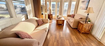 SHERKSTON SHORES COZY RETREAT - Minutes walk to the beach, sleeps 6, fire pit!