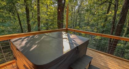 The Retreat | Couples Cabin w/ Hot Tub
