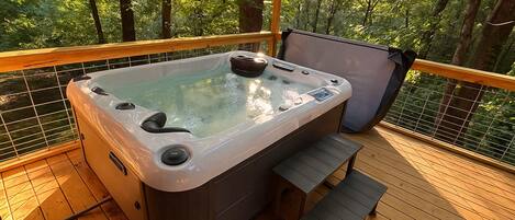 Outdoor spa tub