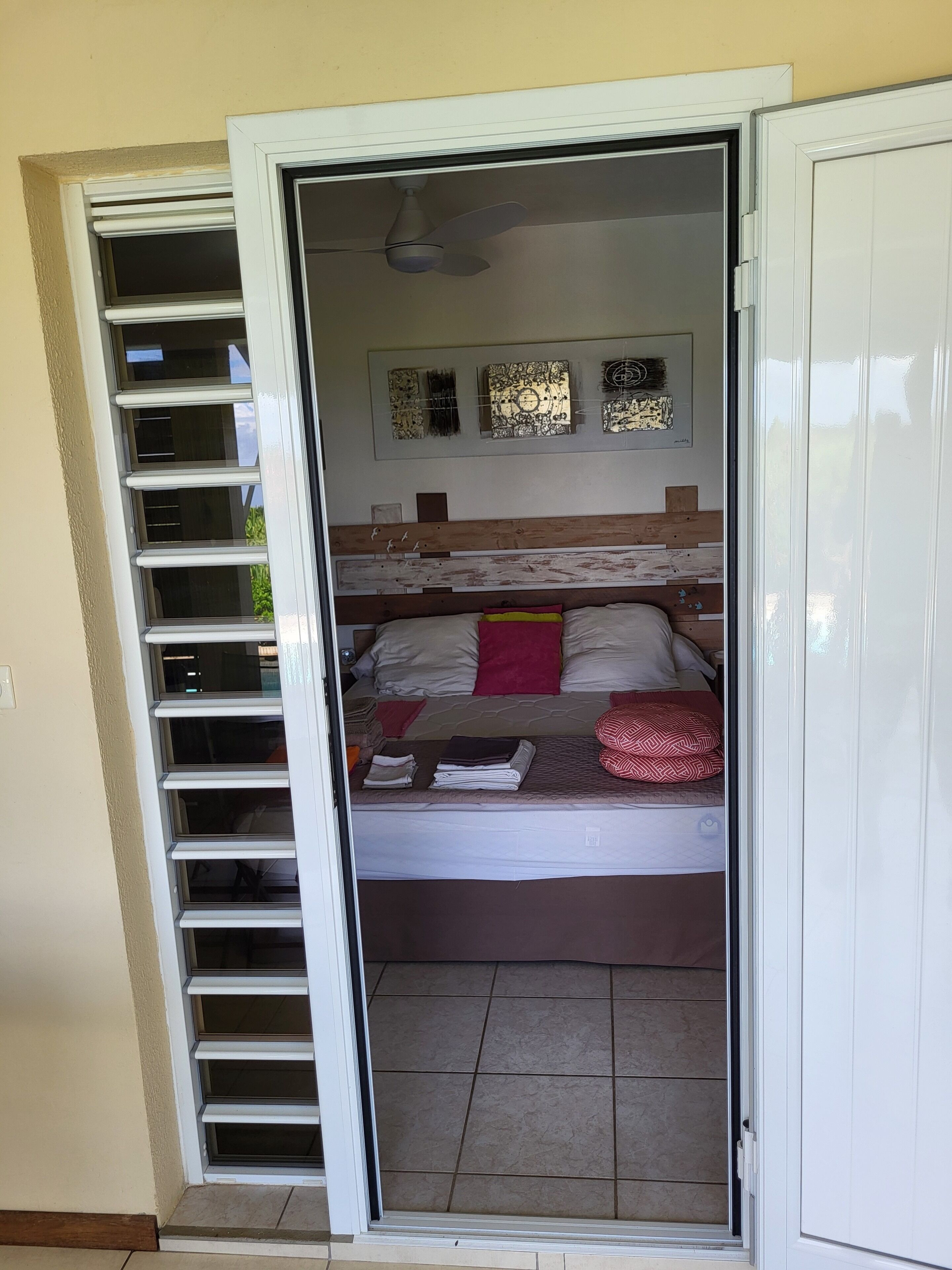 1 Schlafzimmer, Schreibtisch, Bügeleisen/Bügelbrett, Reisekinderbett