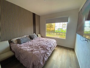 3 chambres, fer et planche à repasser, Wi-Fi, draps fournis