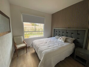 3 chambres, fer et planche à repasser, Wi-Fi, draps fournis