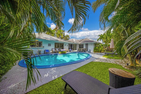 Outdoor pool, a heated pool