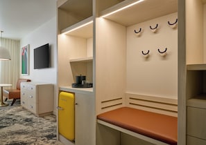 Ropa de cama de alta calidad, minibar, caja fuerte y escritorio