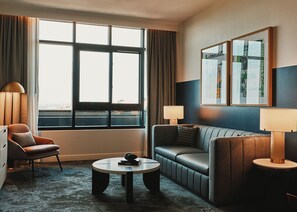 65-inch Smart TV with cable channels, table football, ping pong - Limelight Boulder (Boulder)