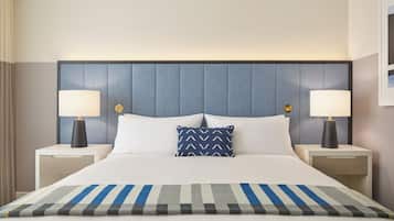 Roupas de cama premium, frigobar, cofres nos quartos, escrivaninha
