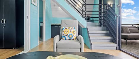 2 bedrooms, minibar, in-room safe, free WiFi