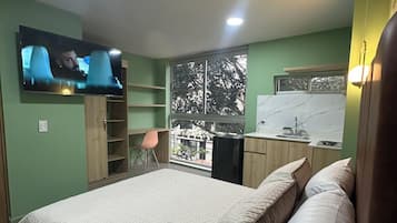 Executive-studiosviitti | Untuvapeitot, pimennysverhot, ilmainen Wi-Fi