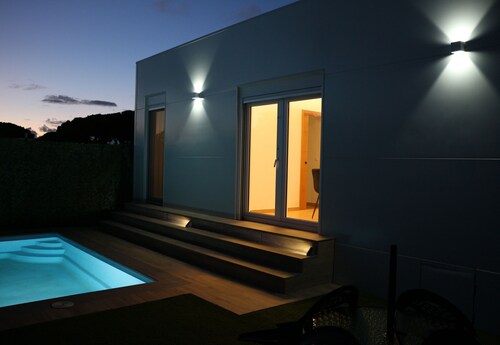 House with private pool and parking in the Barrosa Beach, Novo Santi Petri