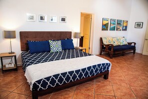 5 soverom, skrivebord, strykejern/-brett og wi-fi (inkludert)