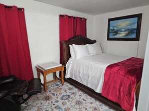 4 habitaciones, tabla de planchar con plancha, wifi y ropa de cama 