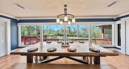 Econfina Squatch Hideout!Creekside 7 Bedrooms, Kayak,Fish,Canoe10 min to Springs
