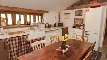 Cottage | Dining