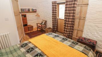 2 bedrooms, individually decorated, individually furnished, free WiFi