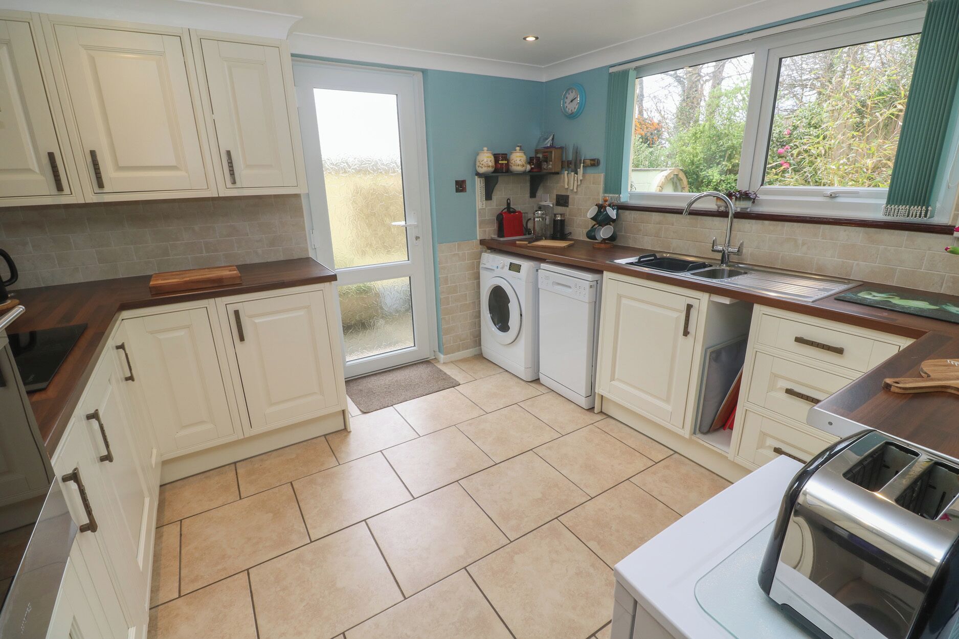 Dishwasher, cookware/dishes/utensils