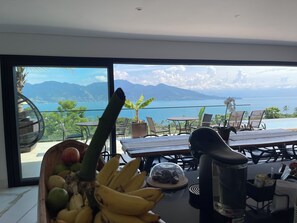 Petit déjeuner en libre-service compris tous les jours