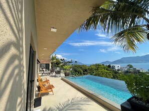 Outdoor pool - Maluhia (Ilhabela)
