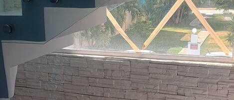 Télévision de 50 pouces avec chaînes par câble, Netflix