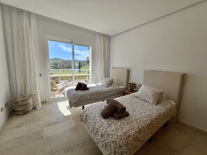 2 bedrooms, free WiFi, bed sheets