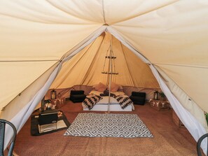 1 chambre, décoration personnalisée, ameublement personnalisé
